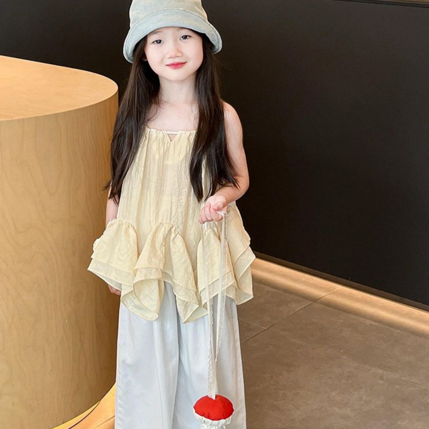 韩版女童2025夏季新款奶黄色不规则吊带背心小女孩杏色宽松阔腿裤