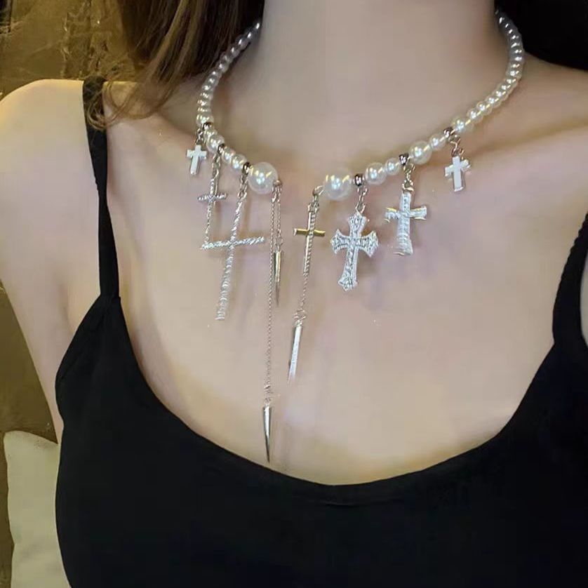 甜酷珍珠铆钉十字架锁骨链女