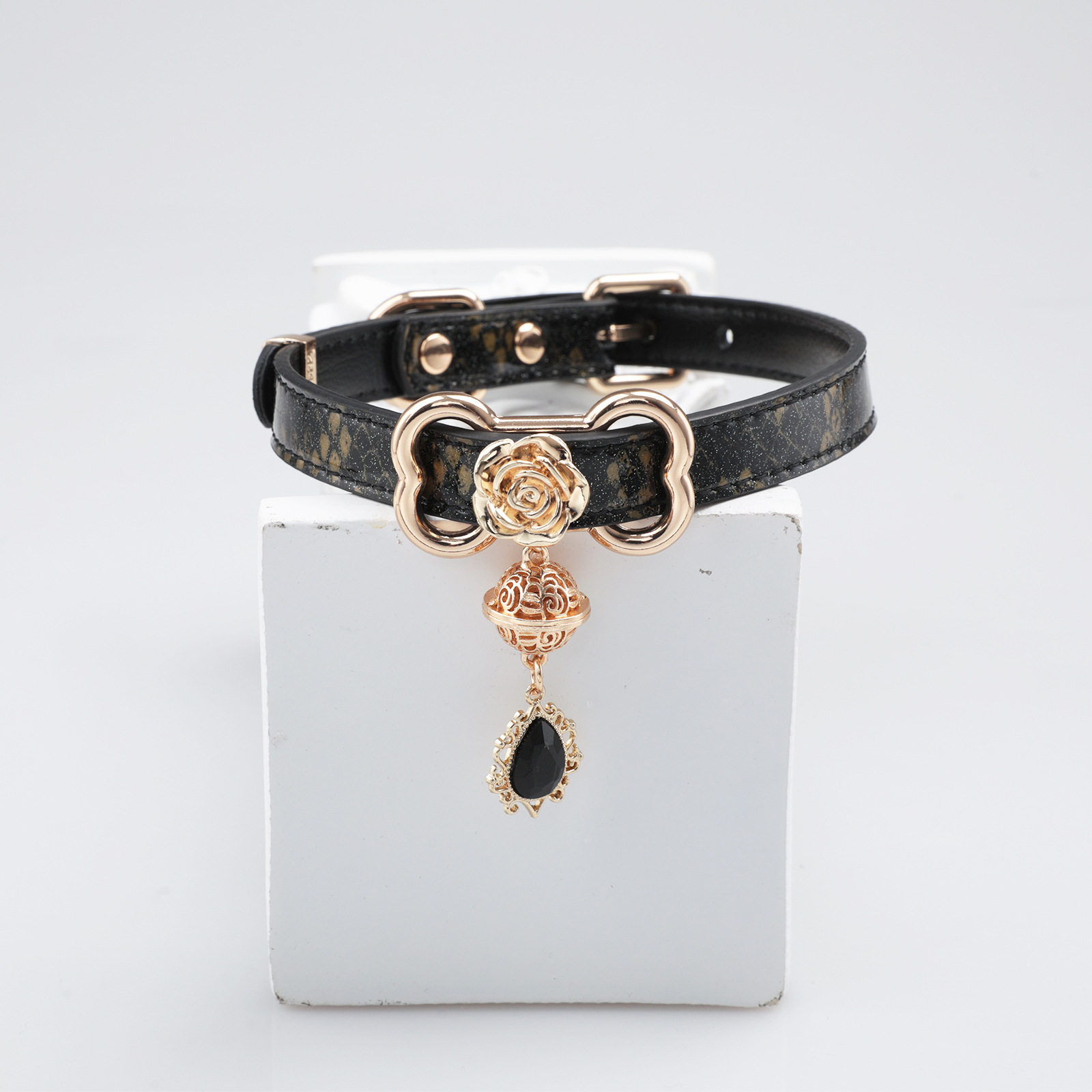甜酷辣妹风皮质choker项圈