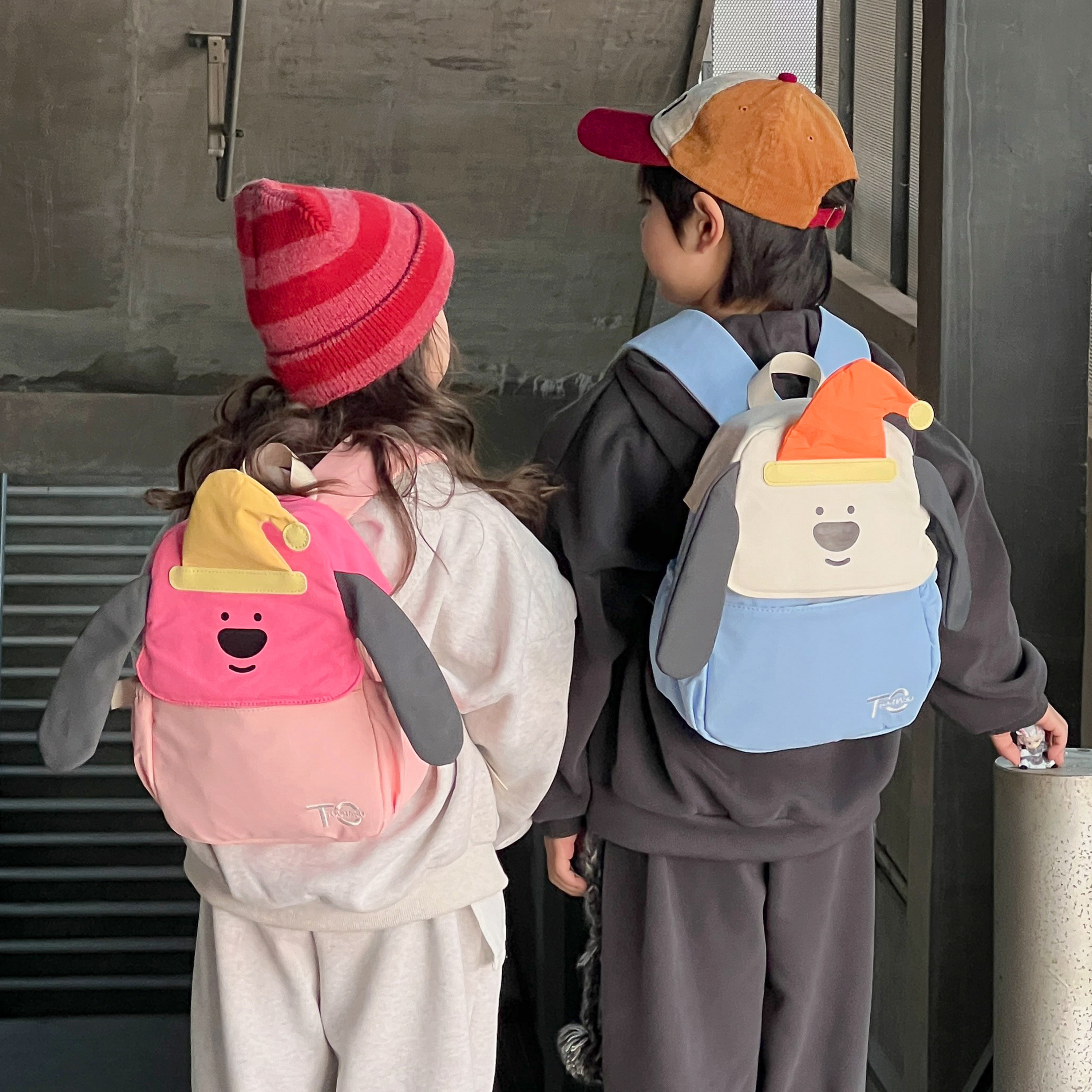 卡通小狗男女童入园双肩书包