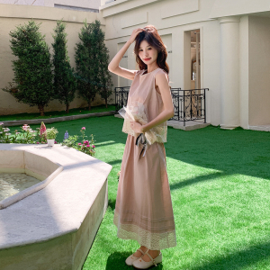 粉色甜美蕾丝拼接背心套装裙女夏季2025新款独特漂亮半身裙两件套图片