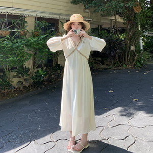 波西米亚风防晒长袖连衣裙女夏超仙法式浪漫V领掐腰显身材度假裙图片