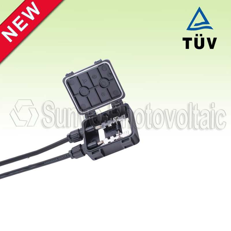 新款直销新品直销 太阳能接线盒 通配MC4连接器 光伏电池板户外防