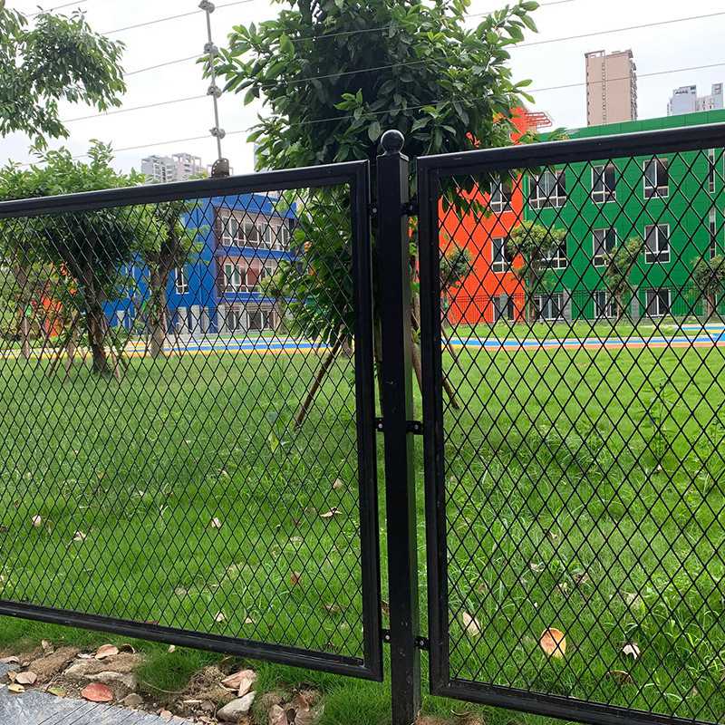 新款直销护栏养殖场圈山地水库河道监狱绿色铁丝安全隔离防护围栏