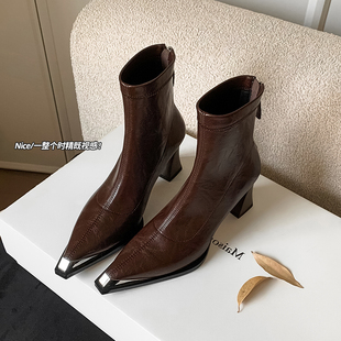 高跟短靴女2025秋冬新款气质尖头瘦瘦靴舒适粗跟短筒靴子女款加绒