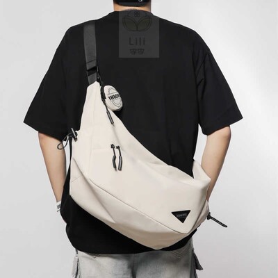 斜挎包男生潮牌2025新款时尚休闲机能骑行运动潮流邮差男款单肩包