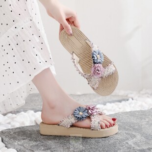 交叉拖鞋女花朵仿草编外穿夏季海边沙滩鞋防滑厚底平跟凉拖鞋2025