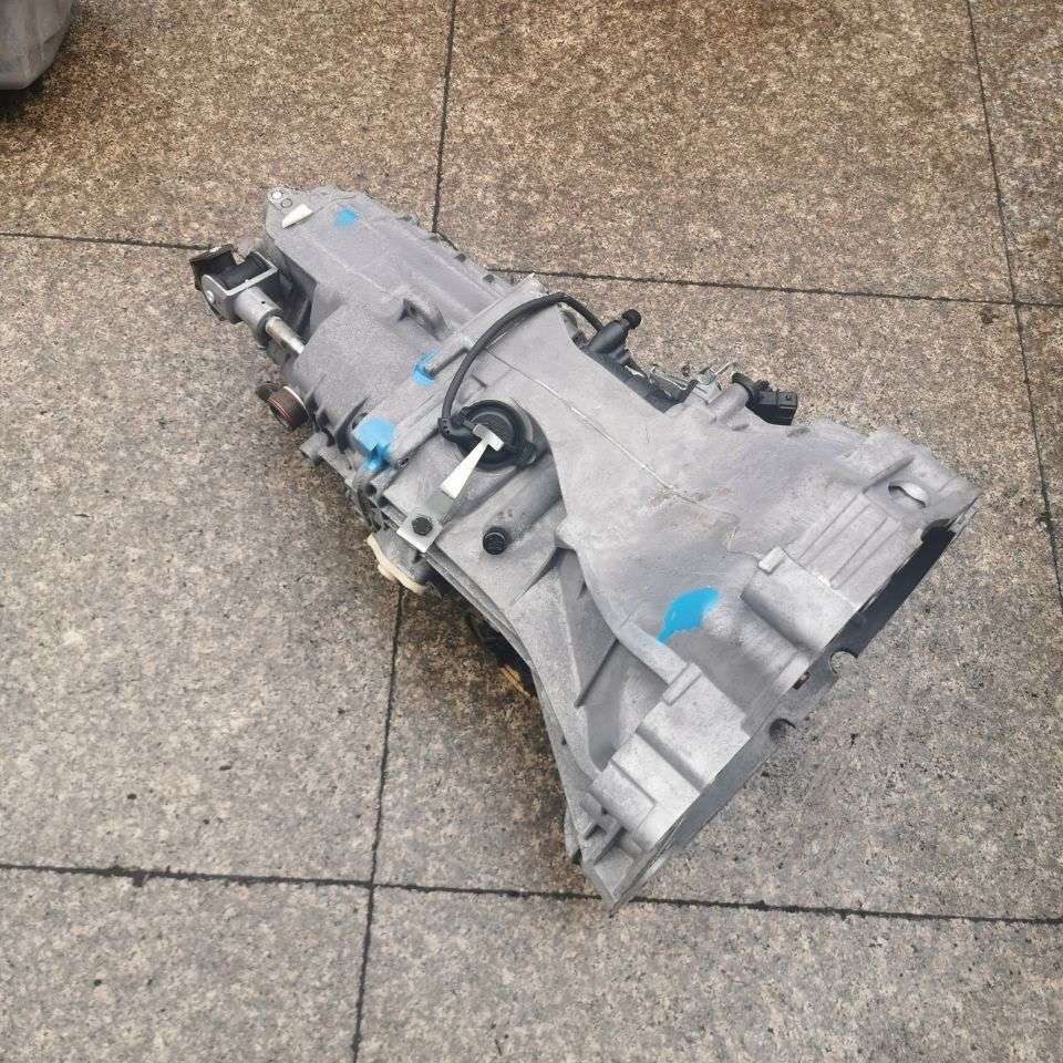 帕萨特领驭B5 2.0 1.8TA6手动变速箱