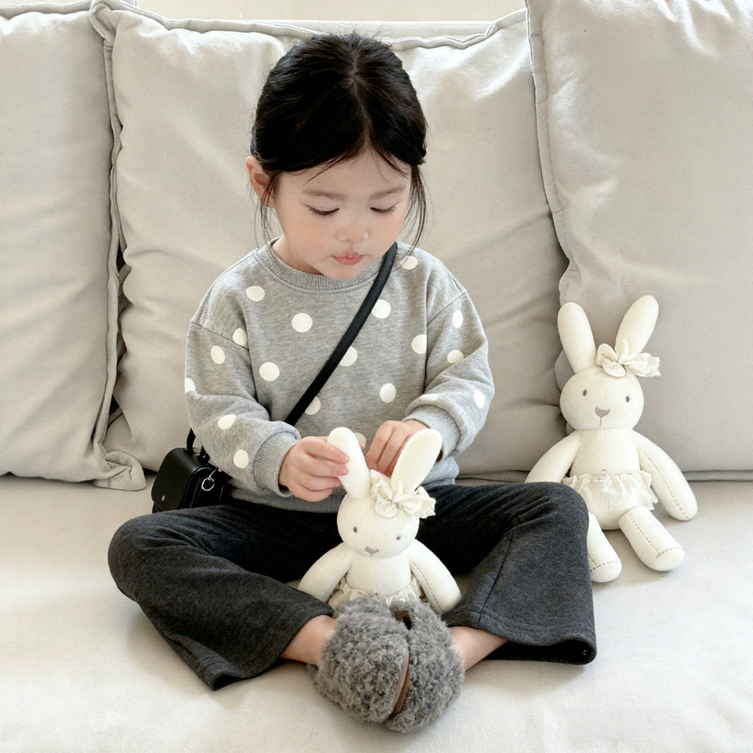 幼儿春秋休闲卫衣裤子套装2025新款女孩宝宝韩版微喇叭裤百搭洋气