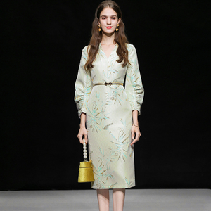 2026春新款女装国风金线提花修身名媛风收腰中长连衣裙