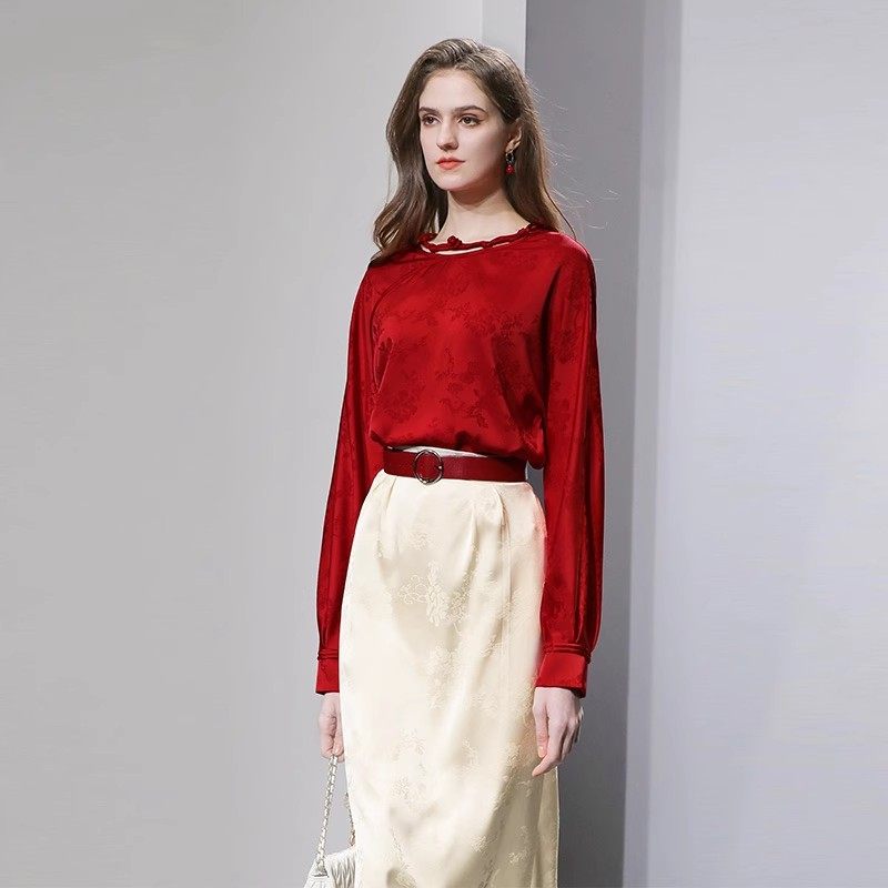 2025秋季新款气质新中式设计感缎感提花上衣修身长款半裙套装