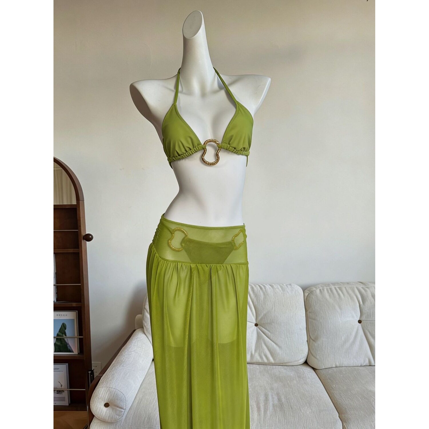 显白绿色性感分体裙式比基尼三件套泳衣辣妹小胸绑带泡温泉度假风