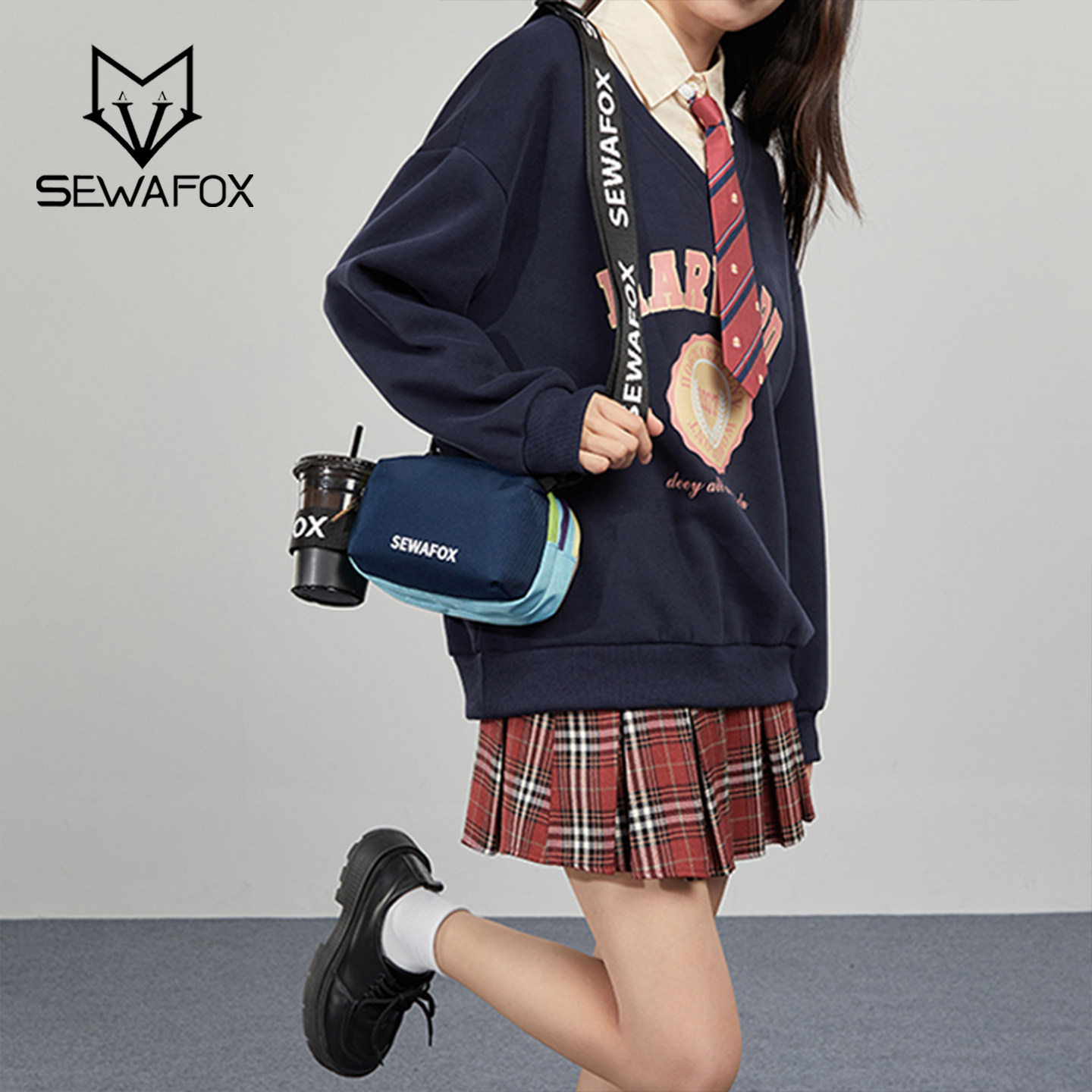 轻便小方包2026春季新款单肩包户外旅行斜挎包男女手提包拼色小包