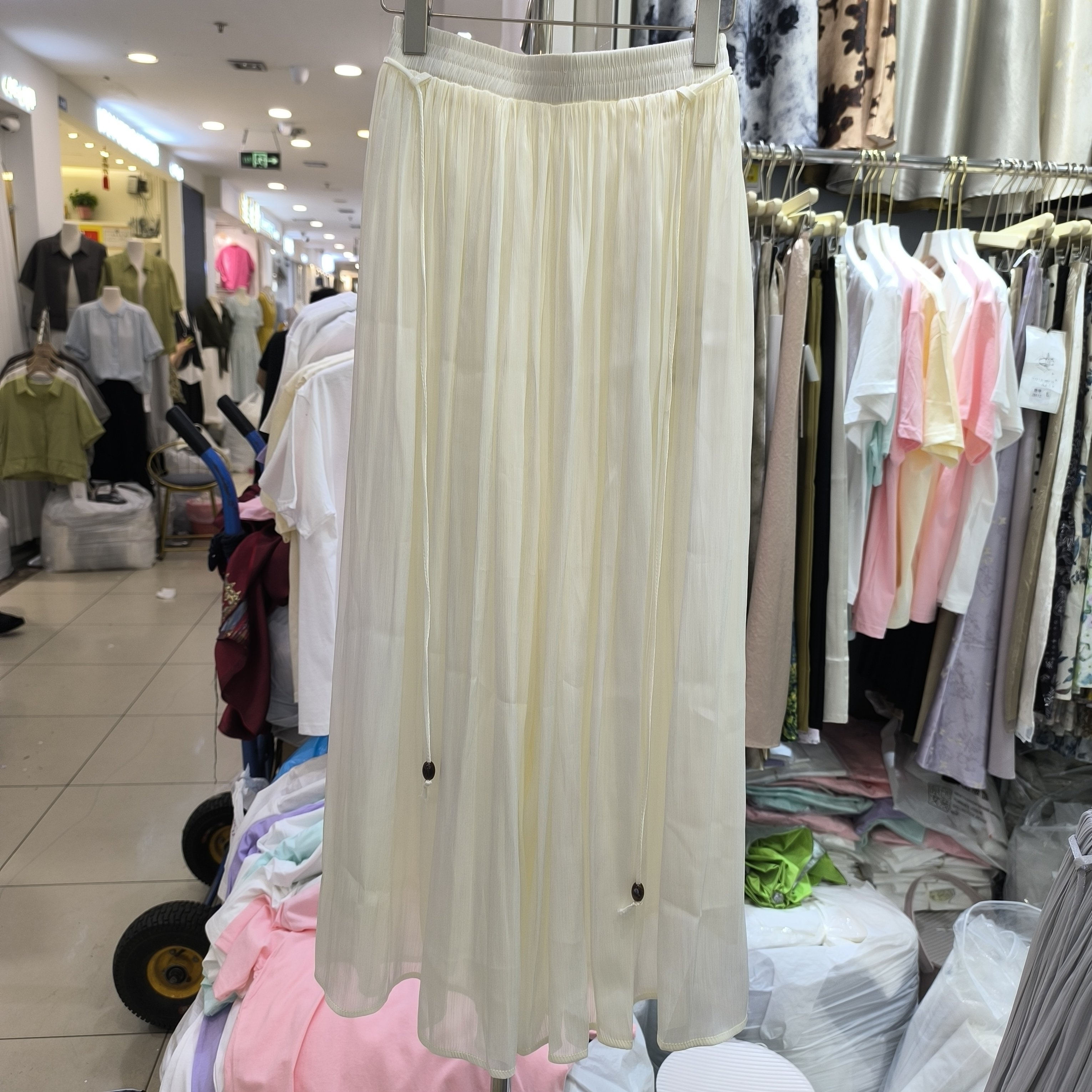 2026夏宽松优雅高腰褶皱半身裤裙女米白色垂感显瘦中长款休闲裤裙