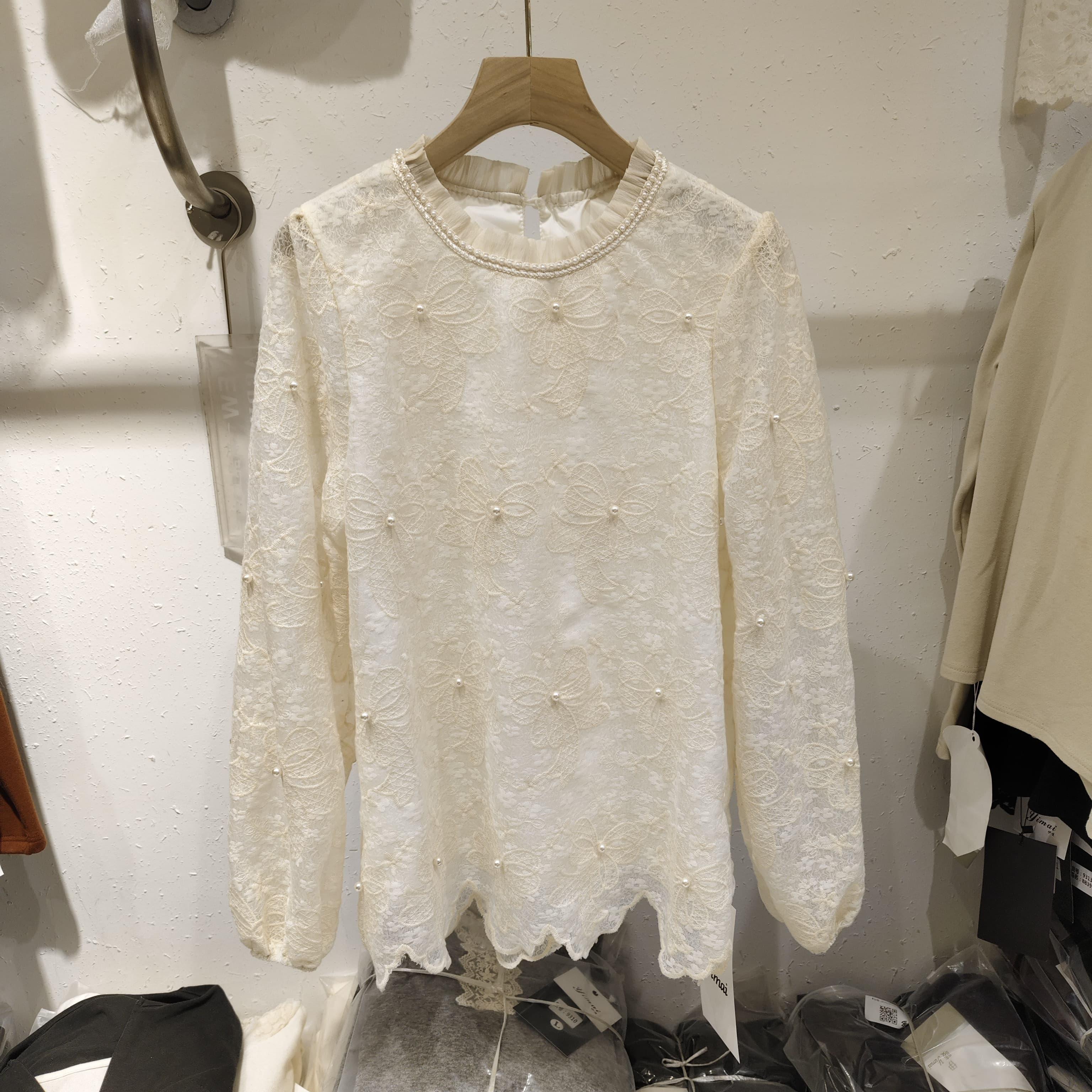 重工提花钉珠木耳领气质蕾丝钩花打底女甜美洋气上衣2025早春新款