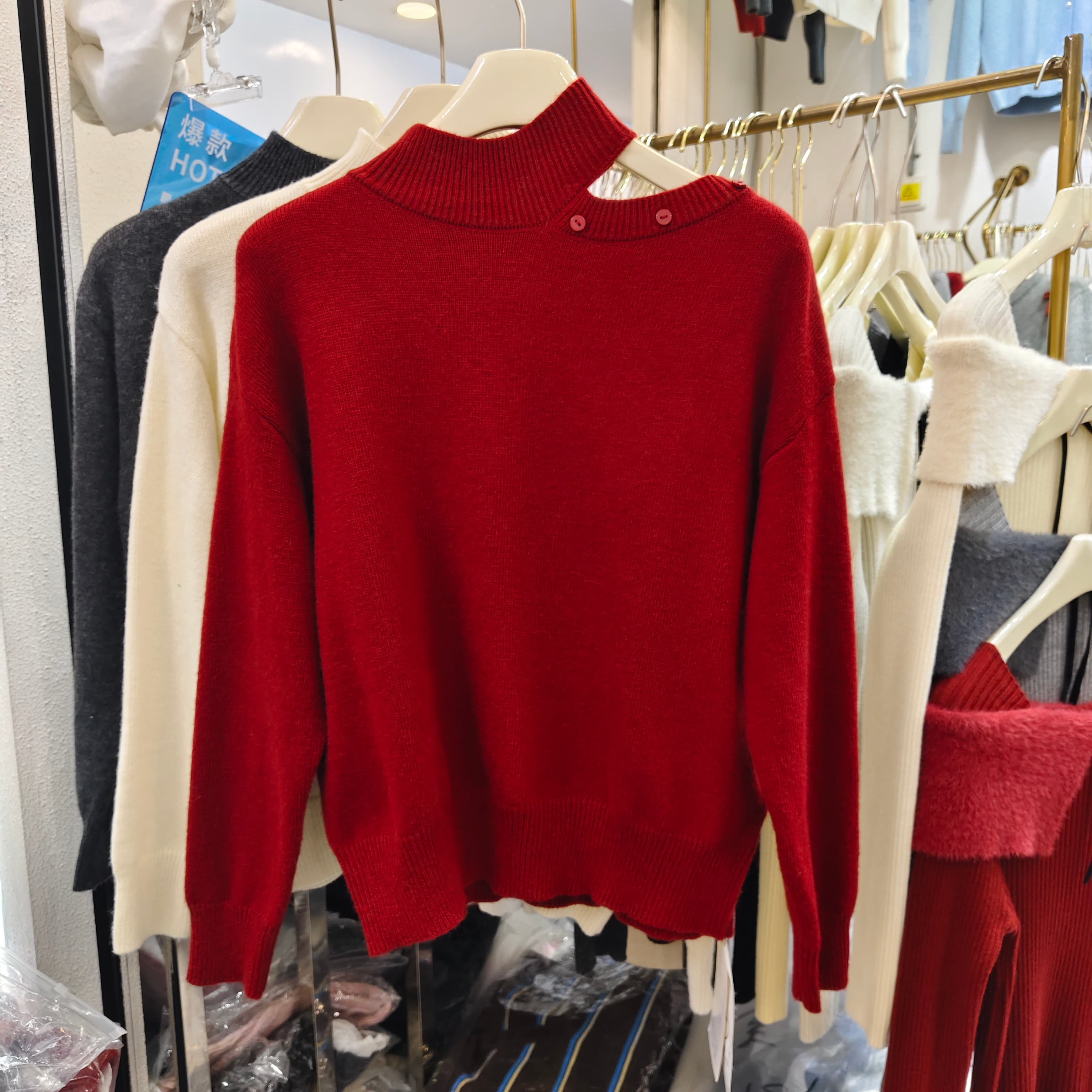 气质绵羊毛半高领针织衫女