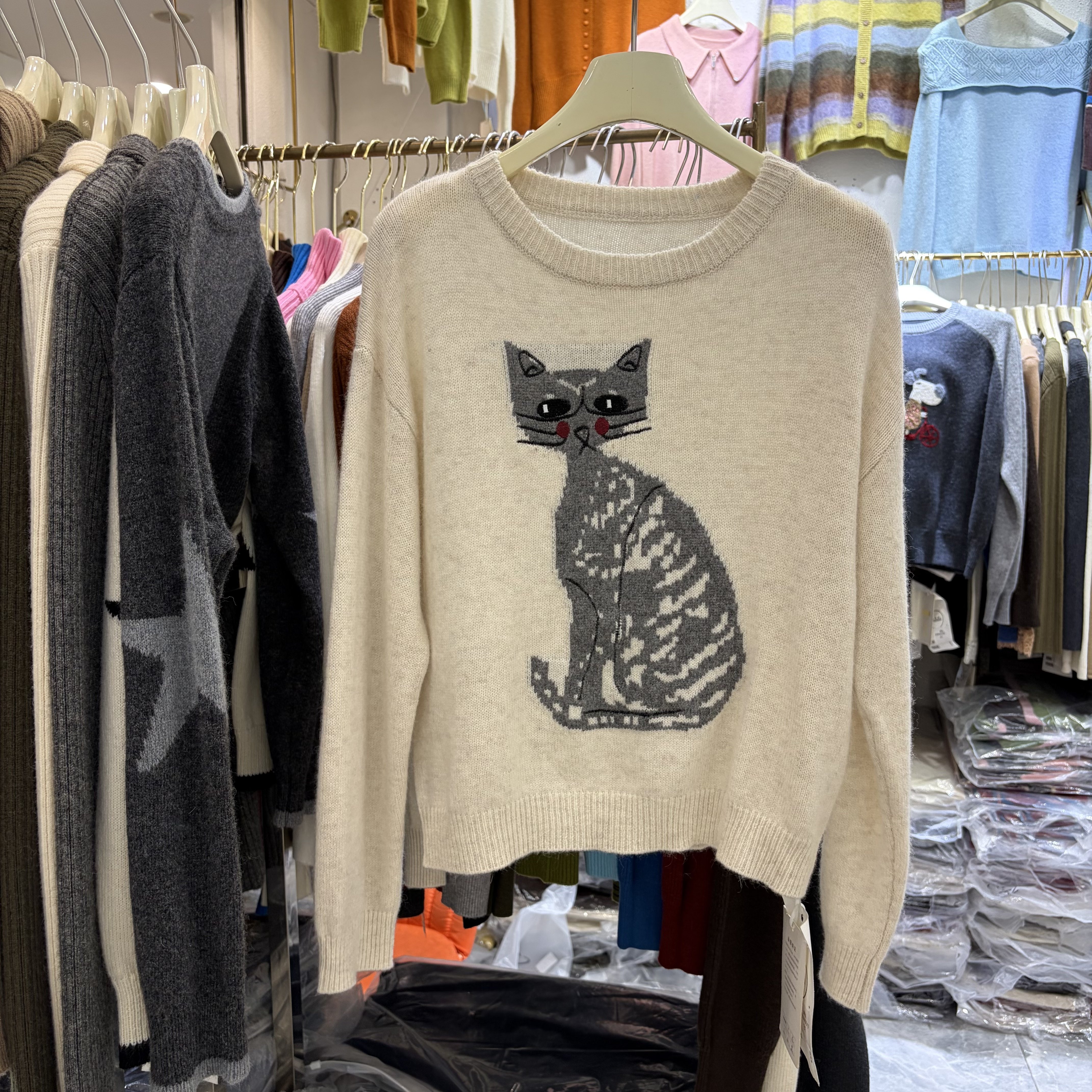 2026秋冬新款绵羊毛猫咪图案毛衣女装针织衫气质显瘦百搭保暖洋气