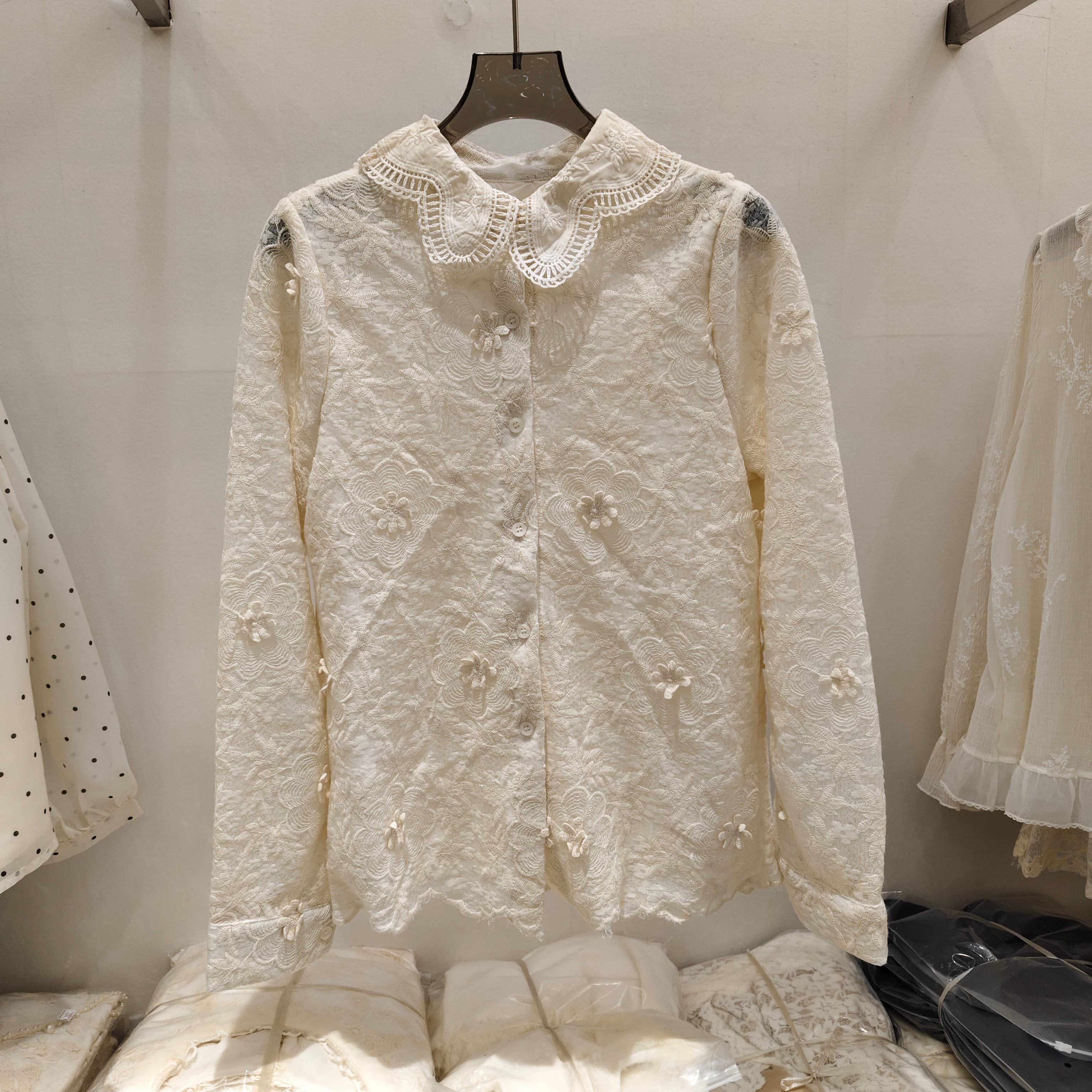 甜美减龄翻领长袖蕾丝打底小衫女