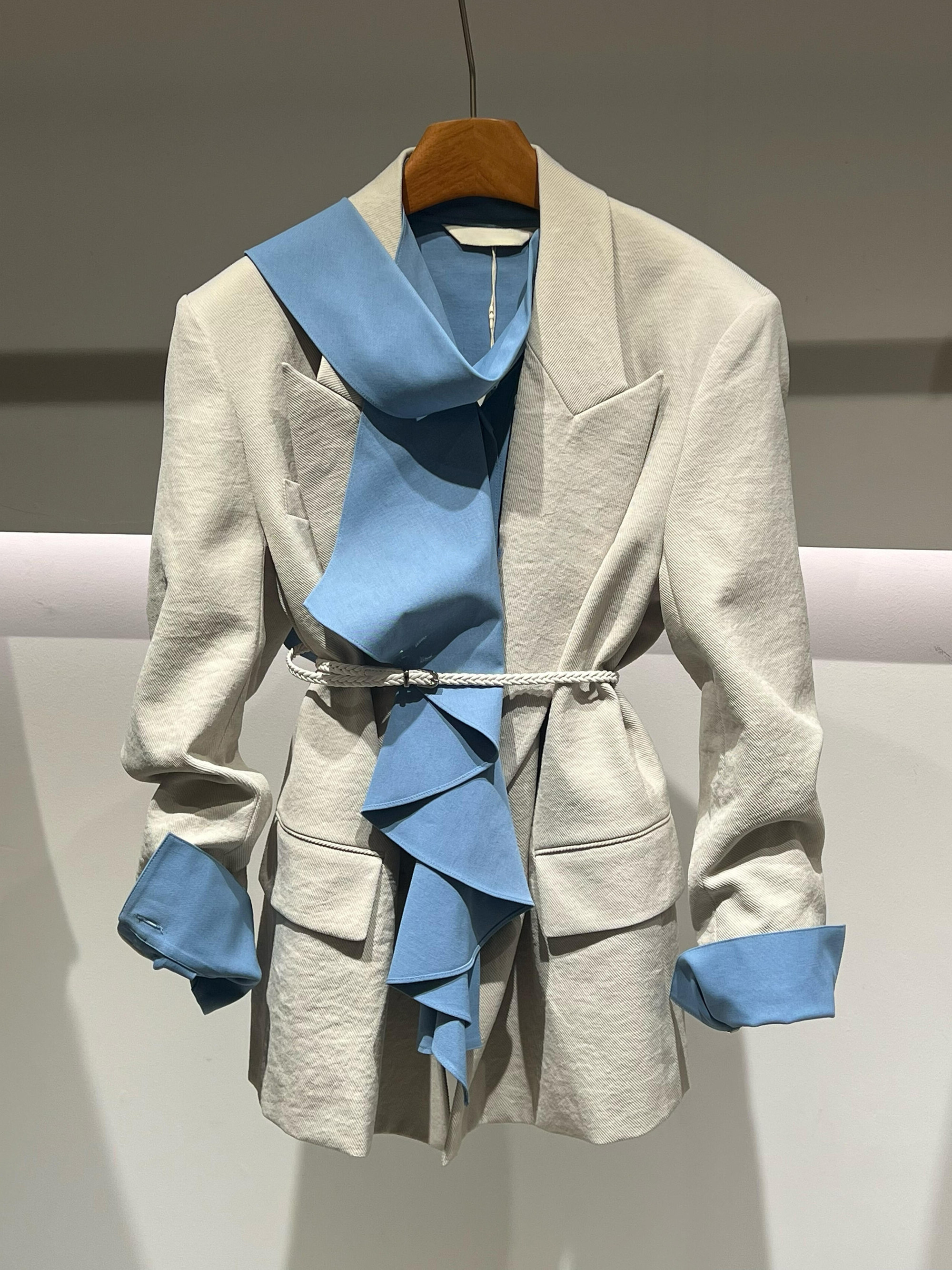 小众设计西装外套女气质名媛高级感轻熟别致衬衫超好看西服两件套