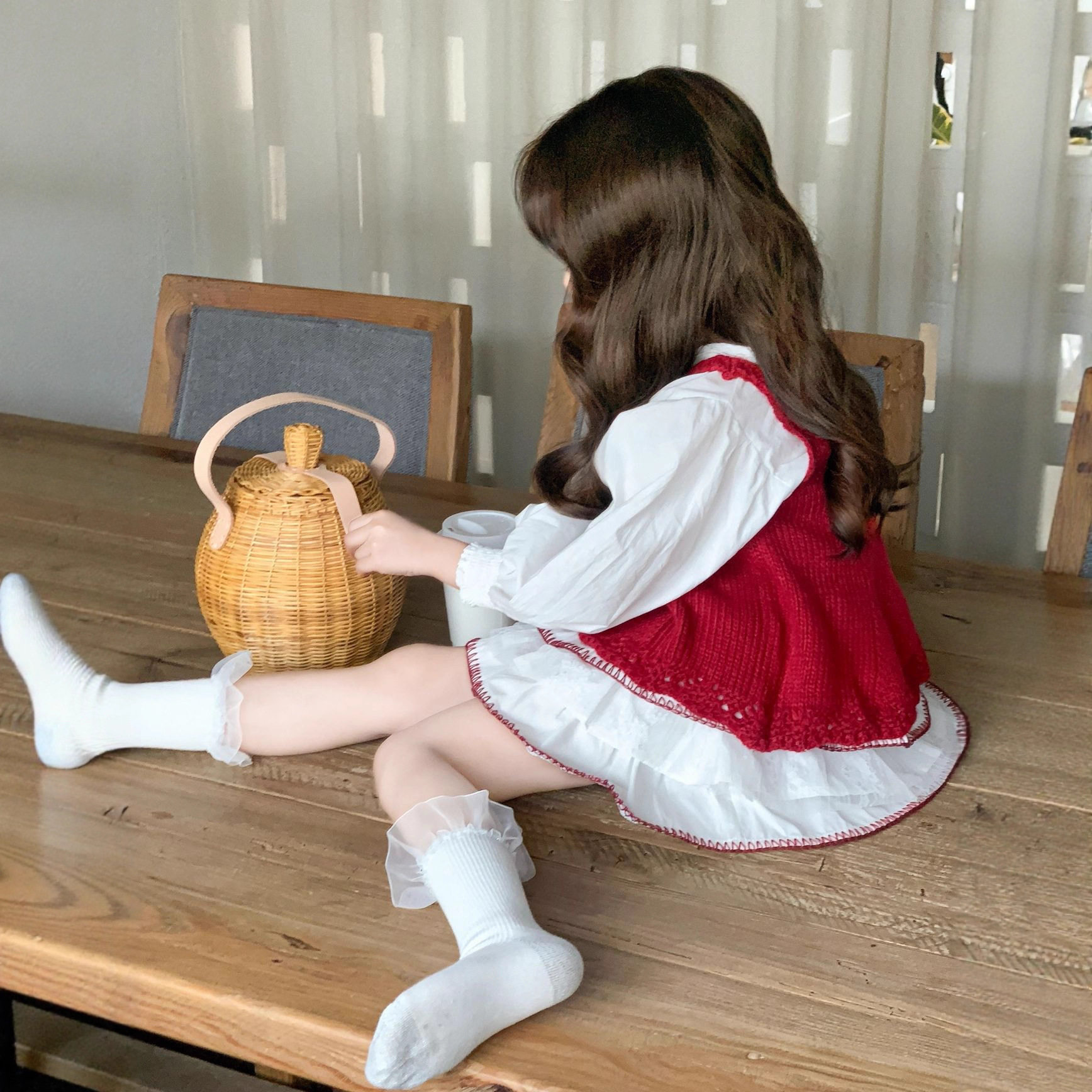 2025秋季新款韩版童装女童针织背心灯笼袖娃娃衫衬衫刺绣花边