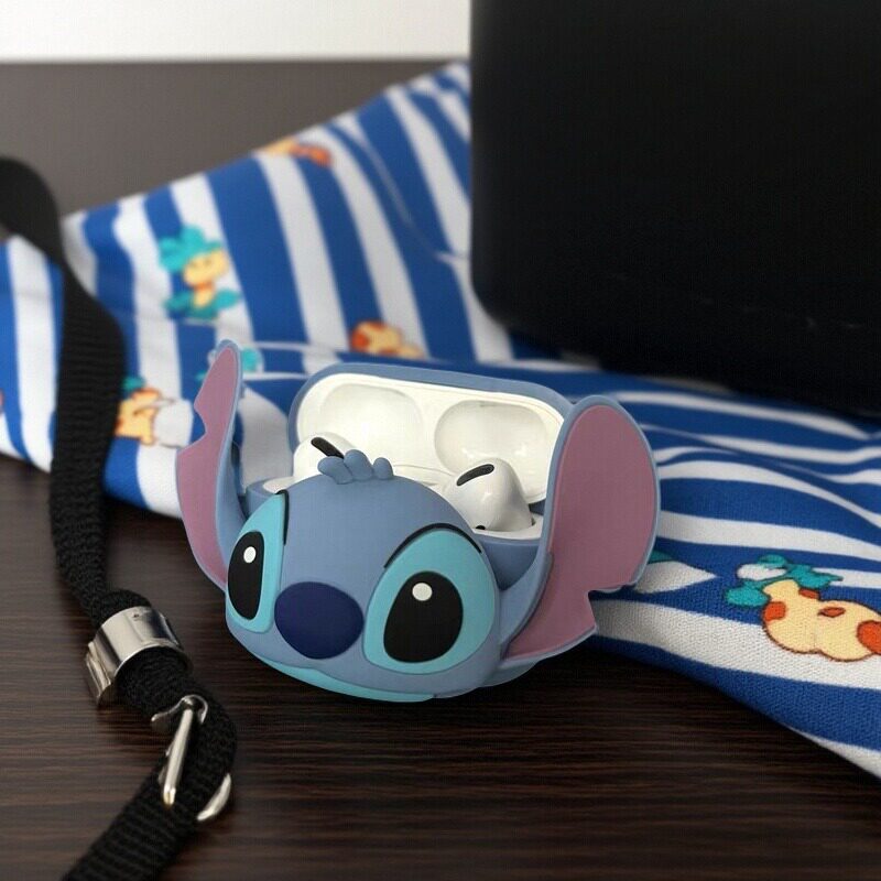 可爱卡通史迪仔乌萨奇日光浴AirPods4耳机壳硅胶保护套AirPods3耳机套锁扣支架全包耳机盒