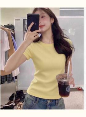 嫩黄色纯棉正肩短袖t恤女2026夏季小众百搭修身打底衫内搭上衣