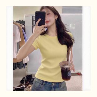 嫩黄色纯棉正肩短袖t恤女2026夏季小众百搭修身打底衫内搭上衣