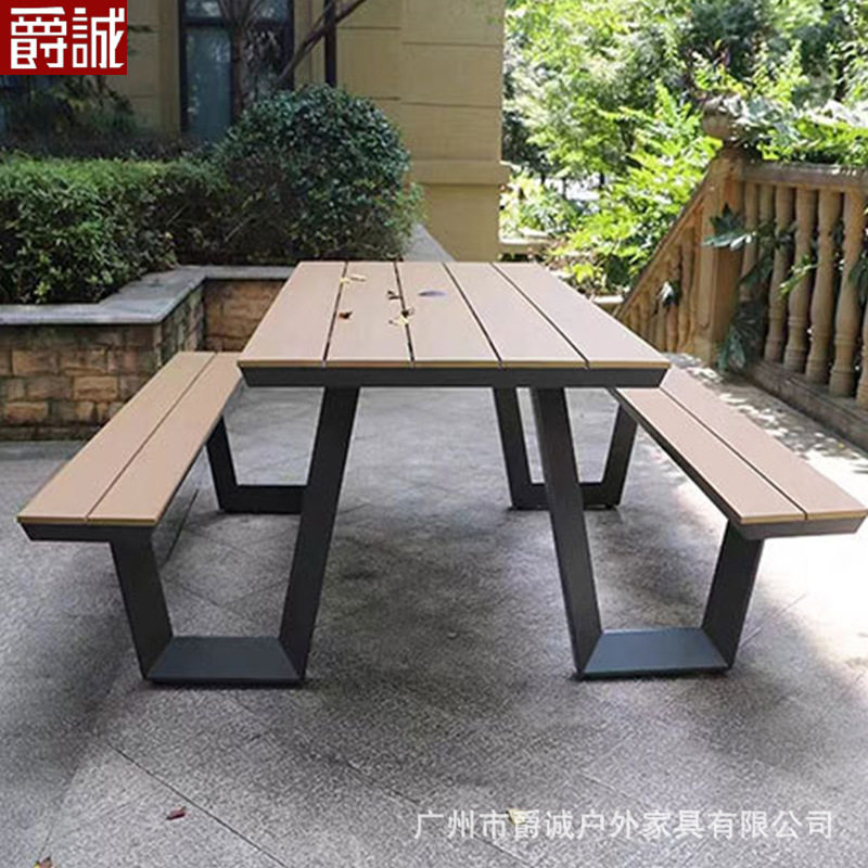 户外防腐木铝合金塑木连体餐桌椅