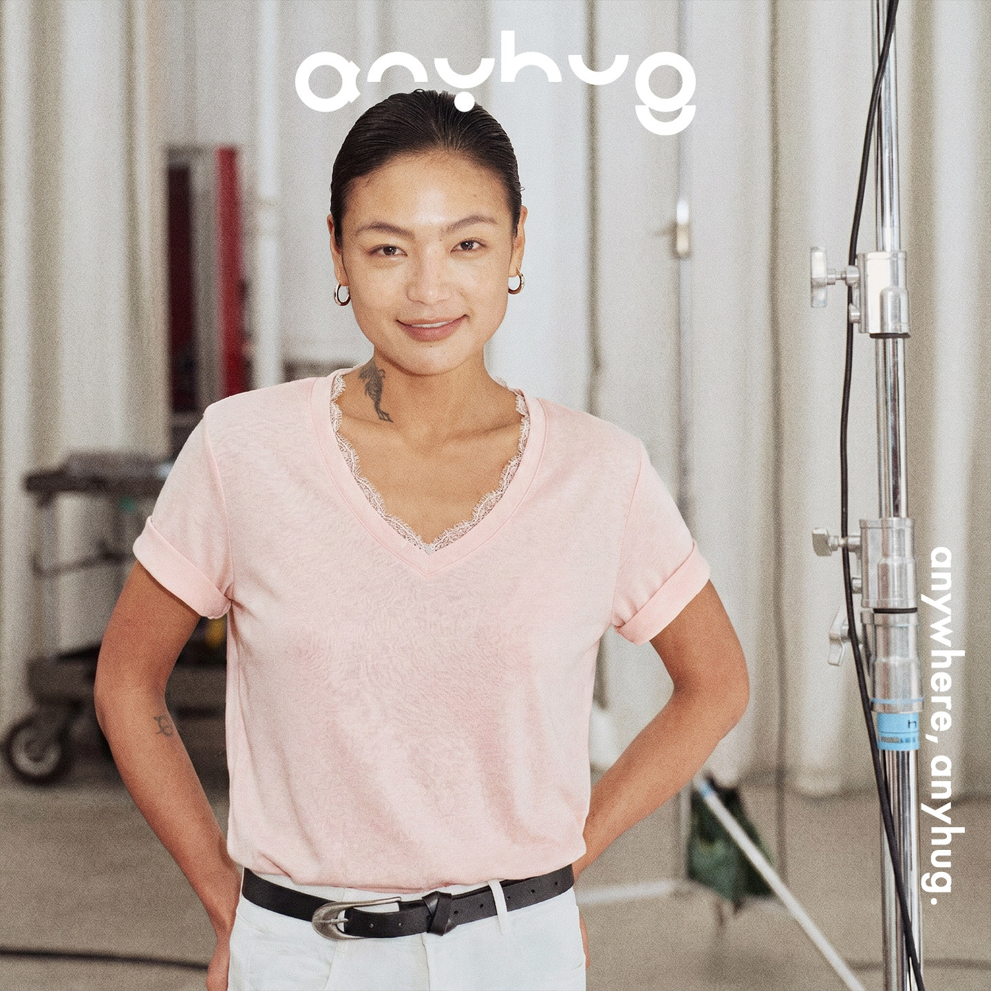 AnyHug肌肤之花棉麻V领短袖T恤女夏装设计感蕾丝休闲百搭修身上衣