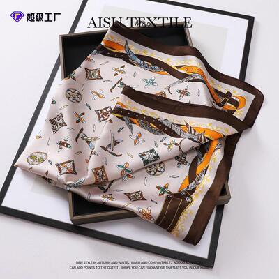 70 Square scarves and silk scarves with retro letters 丝巾