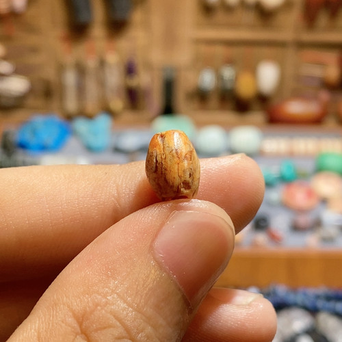 千年金皮玛瑙桶珠8.2x10.7m