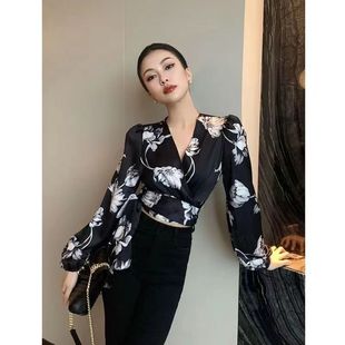 翠花长袖衬衫女2024春装新款韩版别致开衫设计感小众v领修身上衣