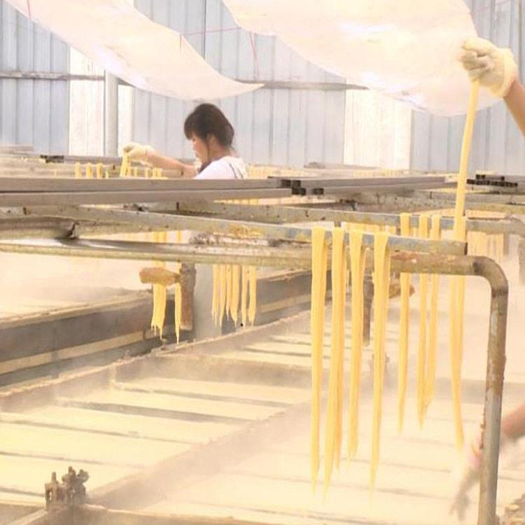 酒店式腐竹机设备价钱 起皮速度快 小型自动腐竹机生产视频