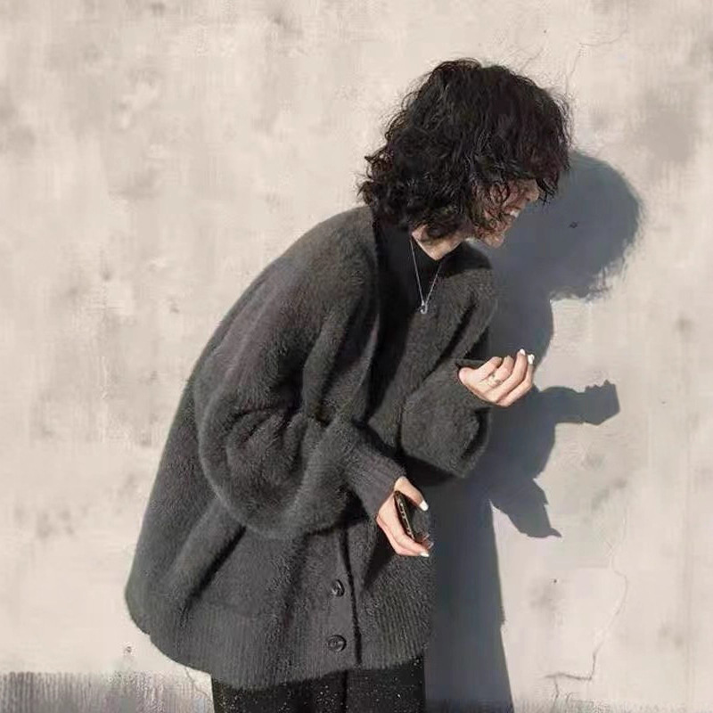 热销高克重貂绒感针织开衫女秋冬厚款宽松灯笼袖毛衣外套