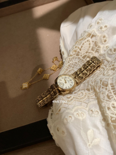 别致美手表女轻奢小众复古小金表手链表精致小巧钢带石英表小表盘