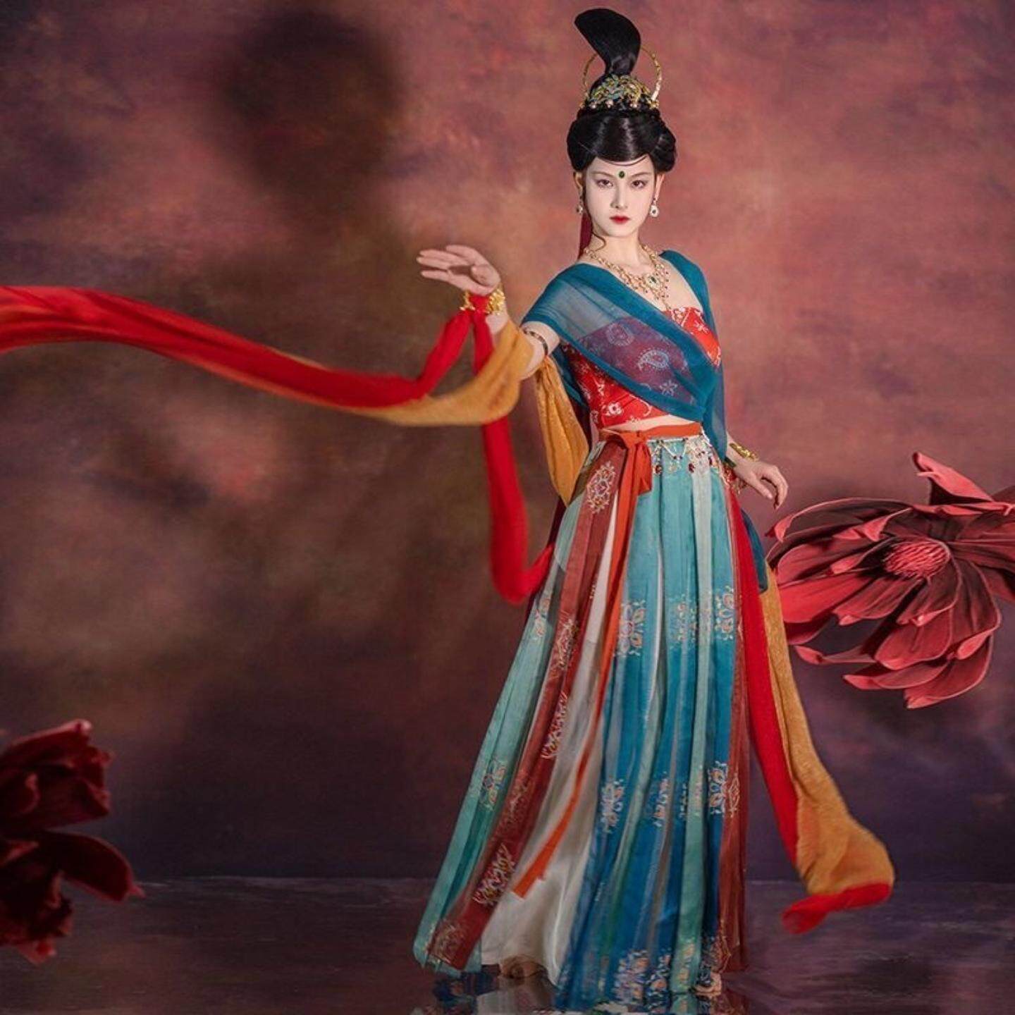 敦煌飞天舞蹈服装西域舞姬古典