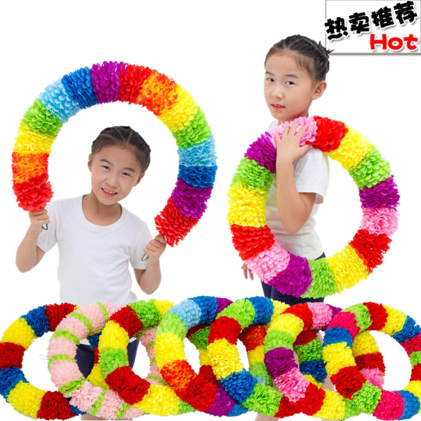运动会入场开幕式手持花环幼儿园