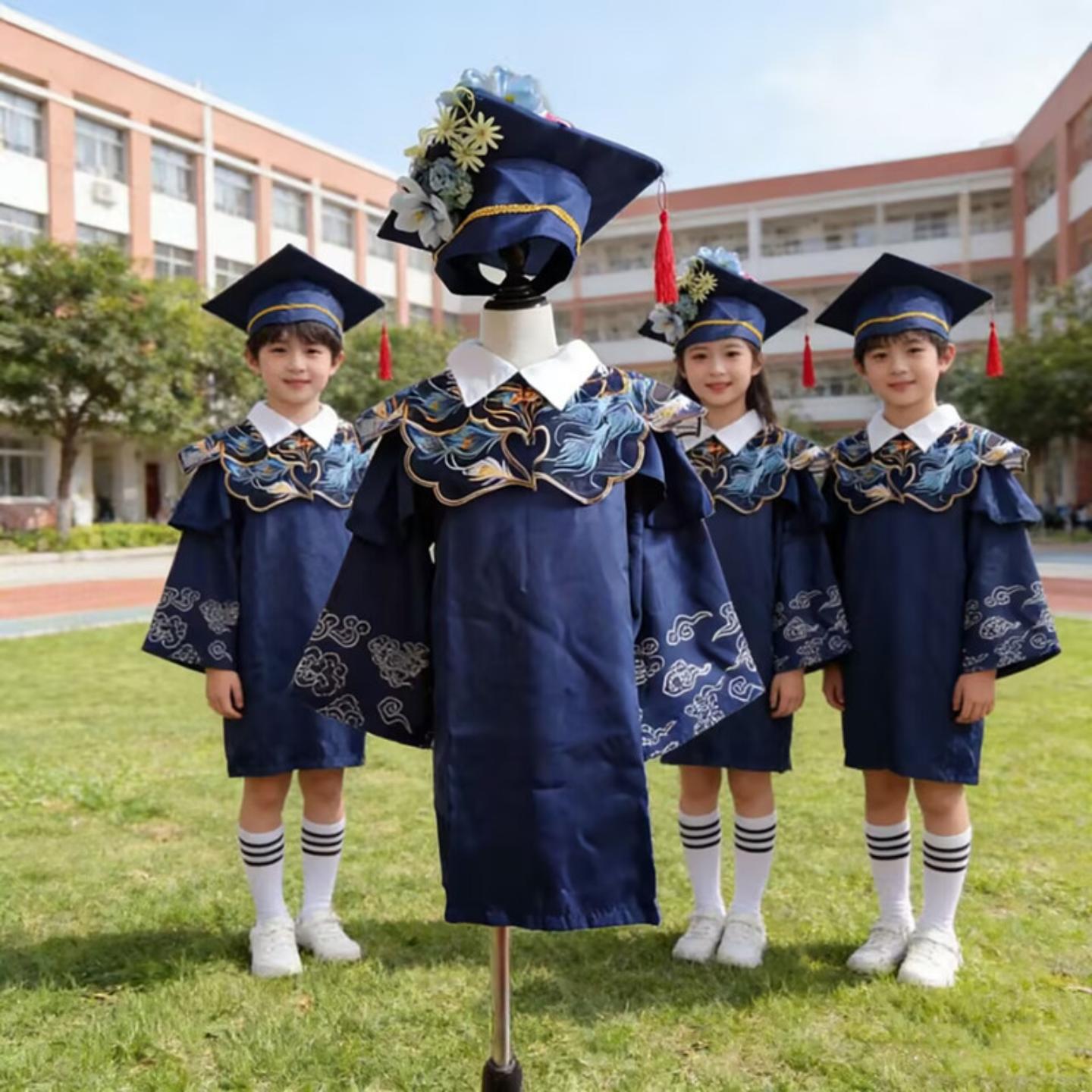 2026新款簪花儿童博士服幼儿园