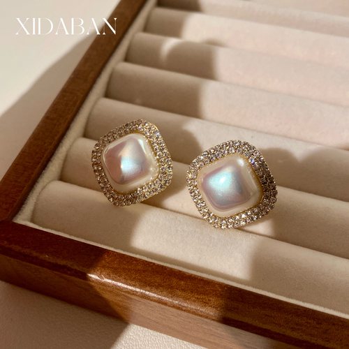 西大班强光伴彩珍珠方形耳钉