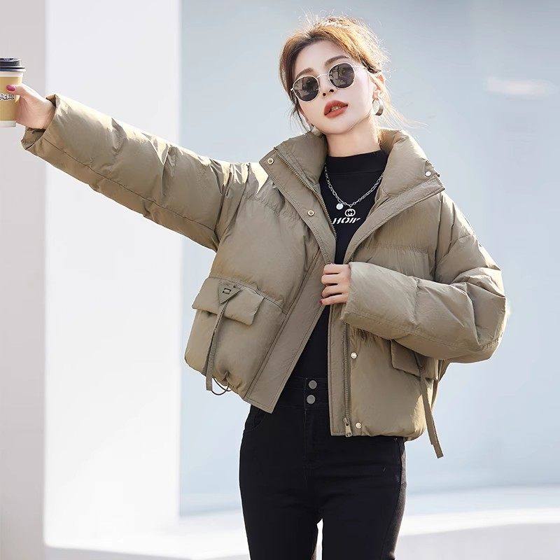 时髦小个子保暖羽绒服潮2025新款欧货女气质短款白鸭绒立领面包服