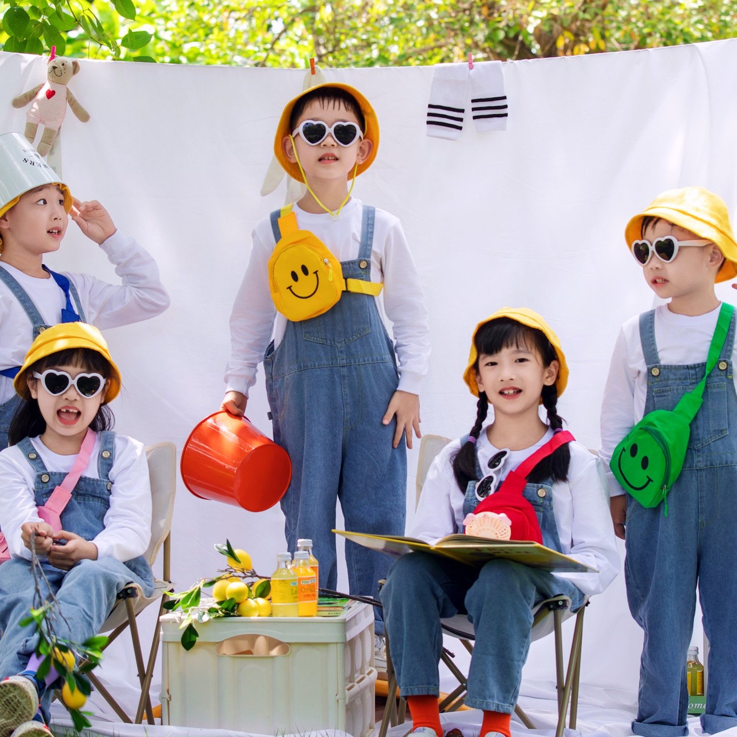 元旦演出服男女童牛仔背带裤春季卫衣糖果色运动会班服开幕啦啦队