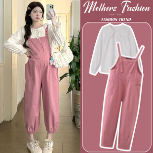 孕妇套装春秋2025新款粉色甜美俏皮时尚减龄宽松背带裤衬衣两件套