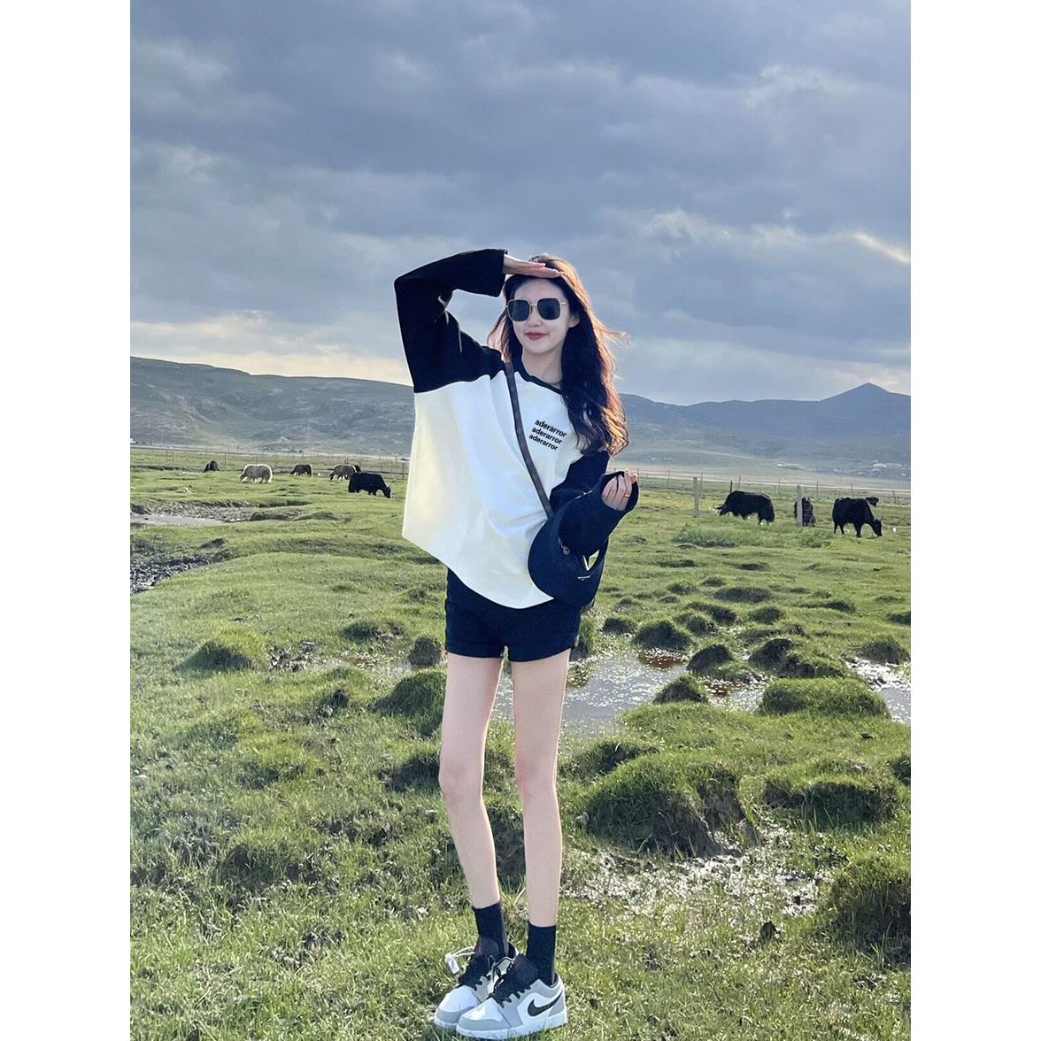 IT UNDER GARDEN 黑白插肩袖圆领长袖T恤女秋冬潮牌宽松休闲上衣