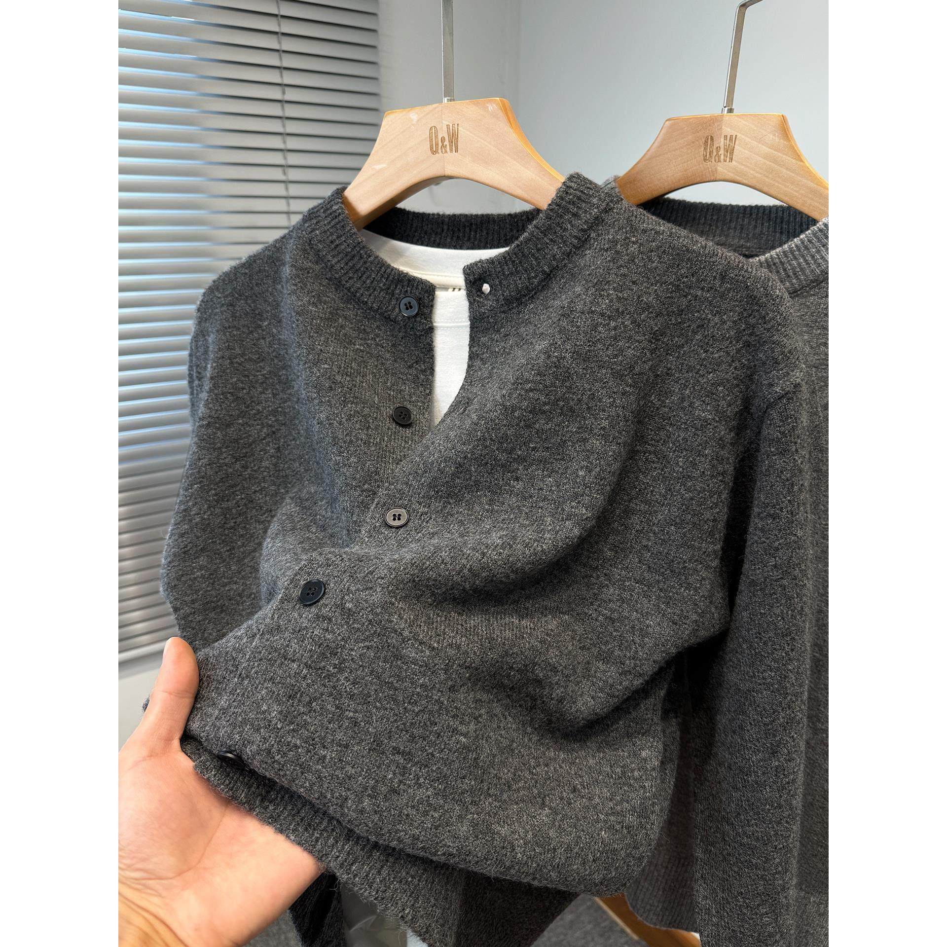 经典百搭开衫男针织衫高级感毛衣外套男款圆领外搭休闲单排扣上衣