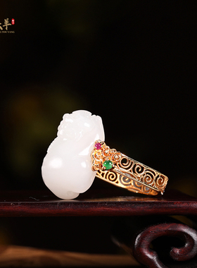 精品新疆和田玉招财貔貅戒指带证