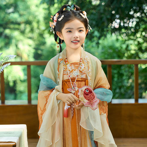 十三余童装秋女绣花连衣裙汉服