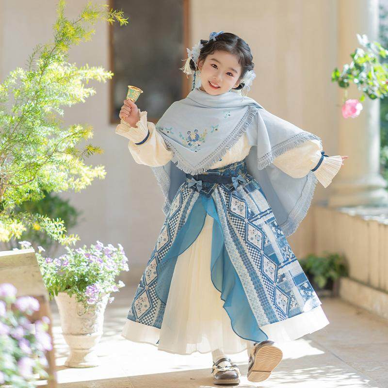 十三余童装[吟游诗篇]国风汉服女童冬季刺绣拼接披肩上衣半裙套装