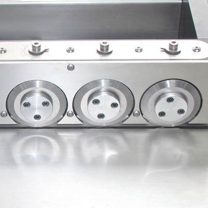 铝线路板分板机 PCB电路板分板机 基分切板机 LZB-906LED灯条条板