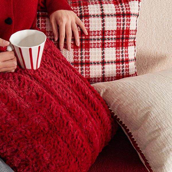 喜庆结婚红色新年氛围复古抱枕轻奢感靠垫抱枕套客厅沙发靠背