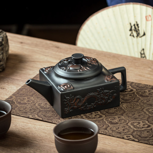 紫陶手工浮雕盛世龙尊四方壶